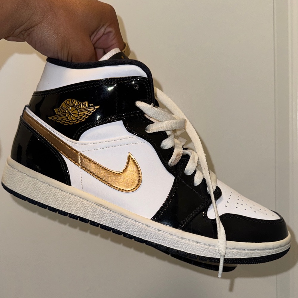 Nike Air Jordan White and Gold High-Tops